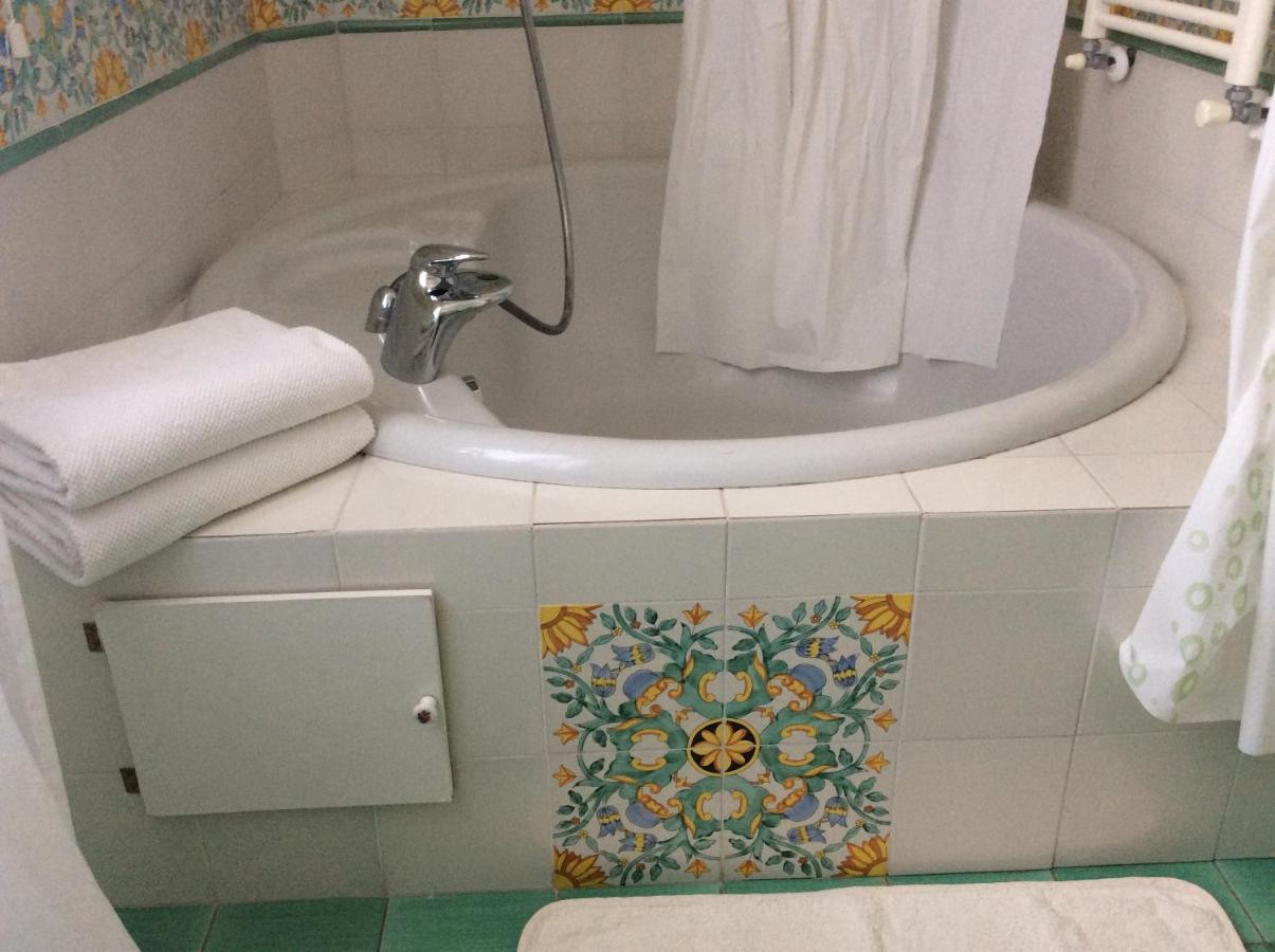 L'Acacia B&B Pietra Ligure Dış mekan fotoğraf